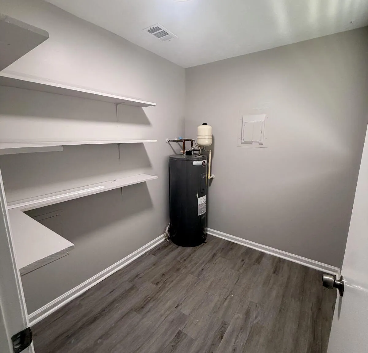 107 Jay Ln — Photo 4
