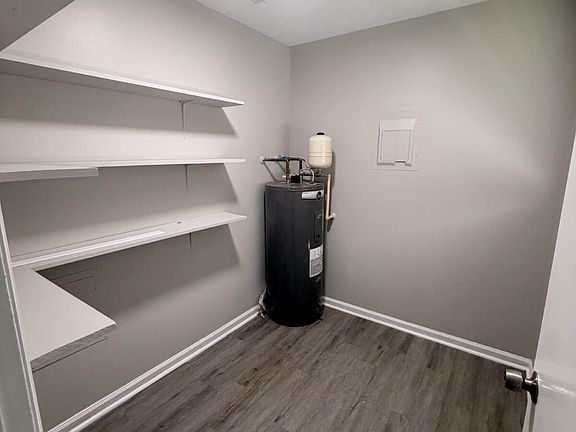 4th image of 107 Jay Ln #A