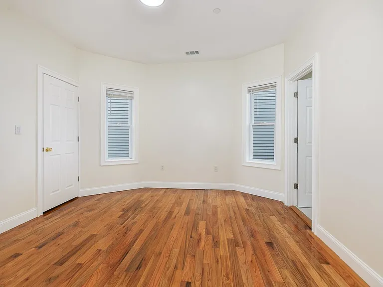 18 Baird St #2 — Photo 11