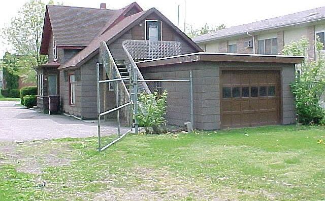 1st image of 913 E Shiawassee St APT 2