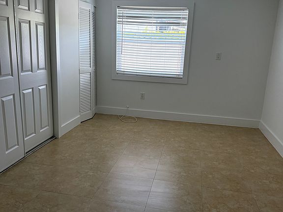 5th image of 3526 NW 16th St #B