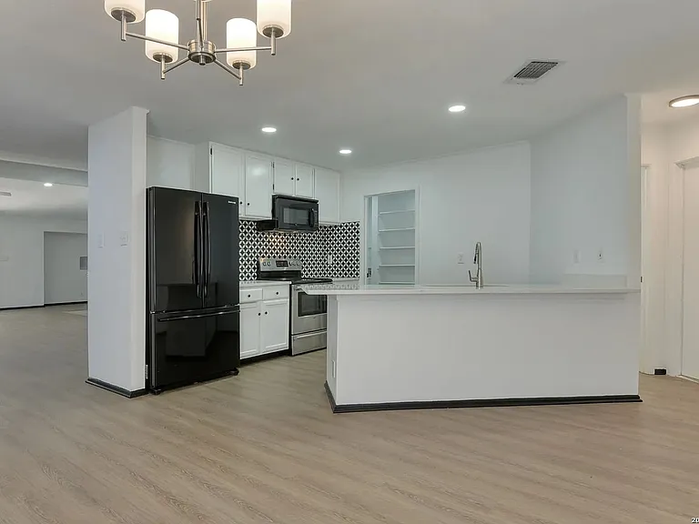 3218 Jenkins Dr — Photo 13