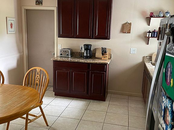 4th image of 1724 Golfside Dr