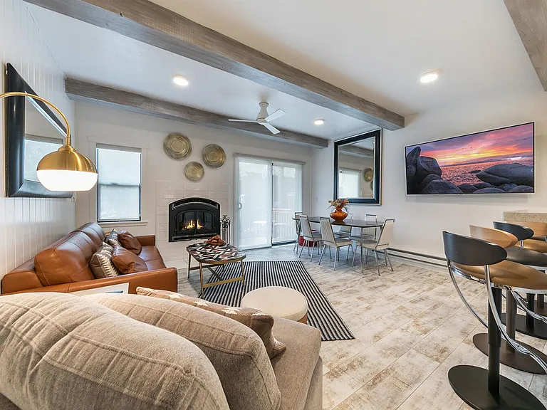 989 Tahoe Blvd — Photo 3