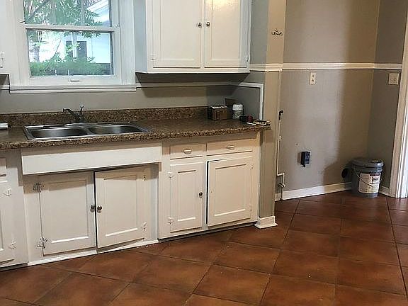 4th image of 430 Louisiana Ave