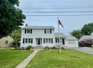11 Donald Dr, Middletown, RI 02842