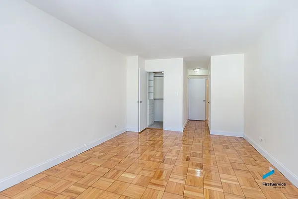 Rented by FirstService Realty (legacy) | media 21