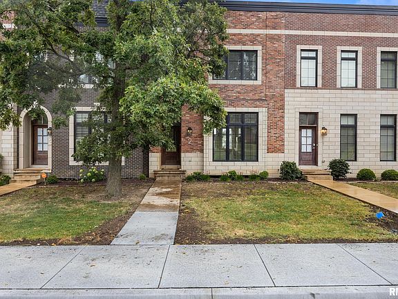 2nd image of 824 W Moss Ave #2