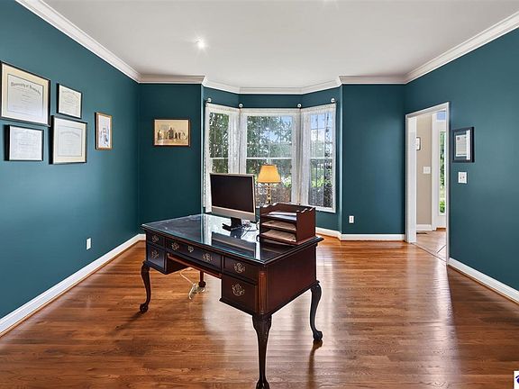 4th image of 106 Dover Ct