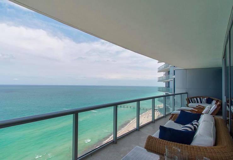 1st image of 17003 Collins Ave
