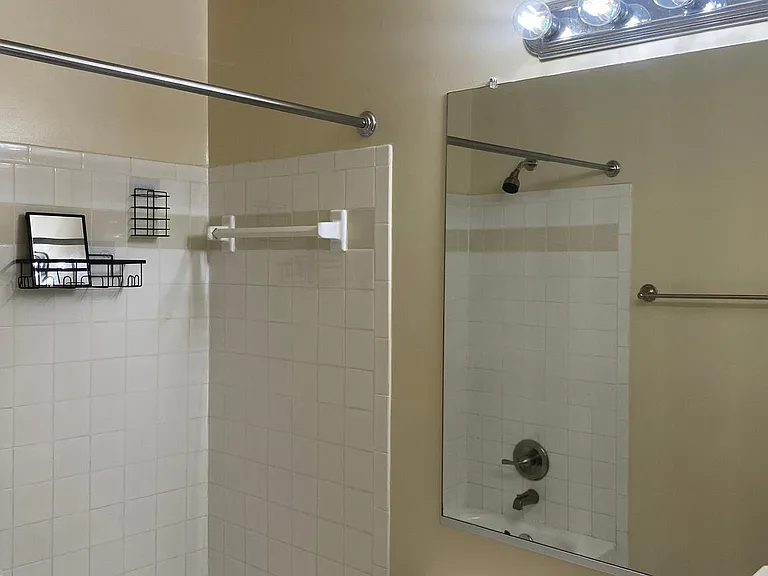 5623 Gresham Ln — Photo 32
