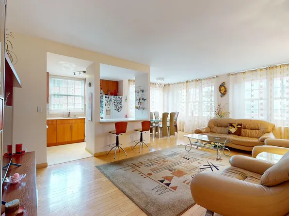 155 Oceana Drive East image 4 of 31