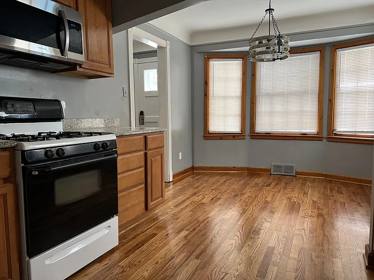 1127 Hoffman Ave — Photo 9