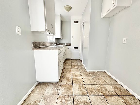 2nd image of 13714 Inglewood Ave #B