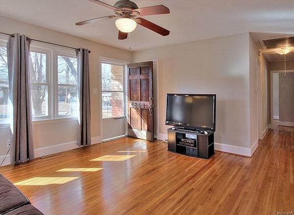 4th image of 4851 Amity Pl