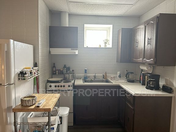 5th image of 322 N Main St #1/2