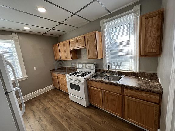 3rd image of 300 Gunnison Ave SW #B
