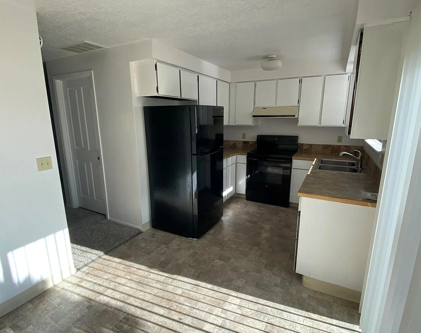 Raymond Place — Photo 2