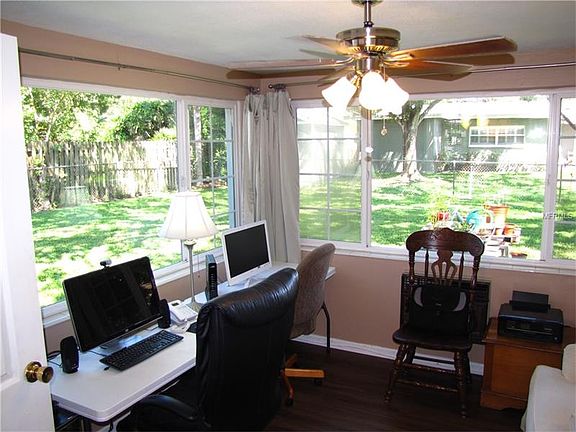 5th image of 1648 Cambridge Dr