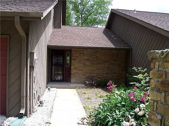 2nd image of 400 Peninsula Dr
