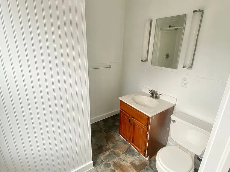 299 E Allen St — Photo 8