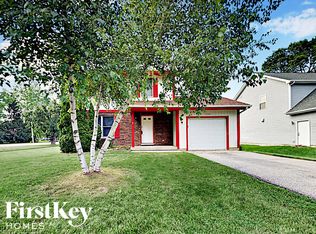 1424 North Ave, Crystal Lake, IL 60014