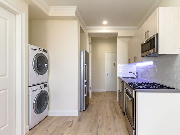 4th image of 946 Bushwick Ave #427