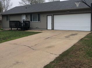 2304 S Bahnson Ave, Sioux Falls, SD 57103