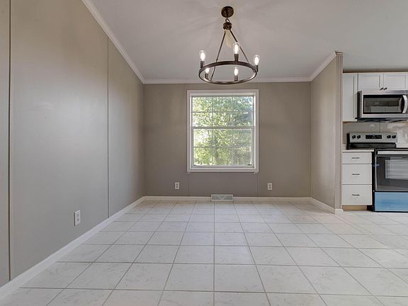 3rd image of 2555 Prewitt Pike