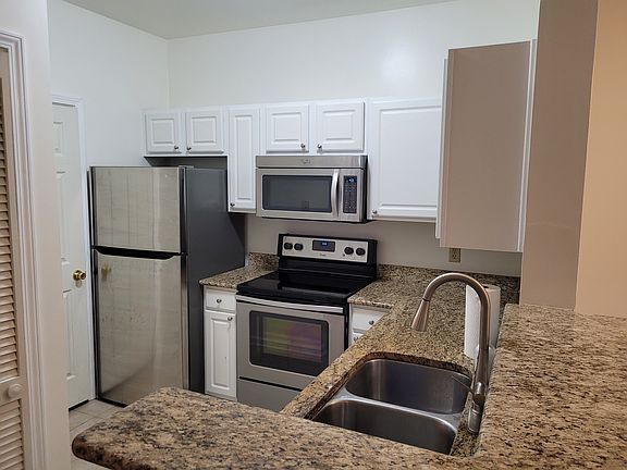 2nd image of 1600 Long Grove Dr Unit 314