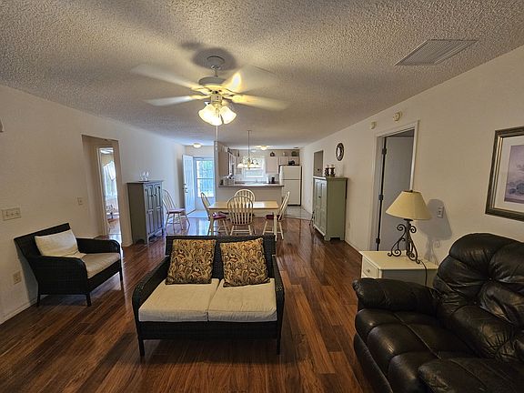 5th image of 945 Candler Pl