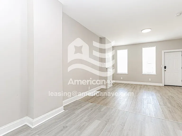 1322976_005_living_room_5.jpg