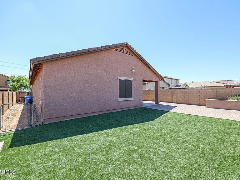 7009 S 78th Dr — Photo 30