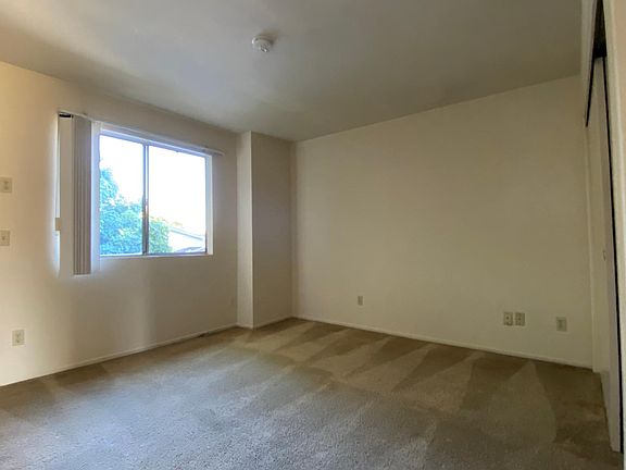 5th image of 3148 Carlyle St #203