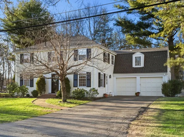 42 Northgate Rd, Wellesley, MA 02481