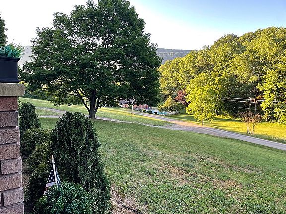 3rd image of 238 Landis Ln