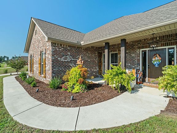 5th image of 19 Garret Ln