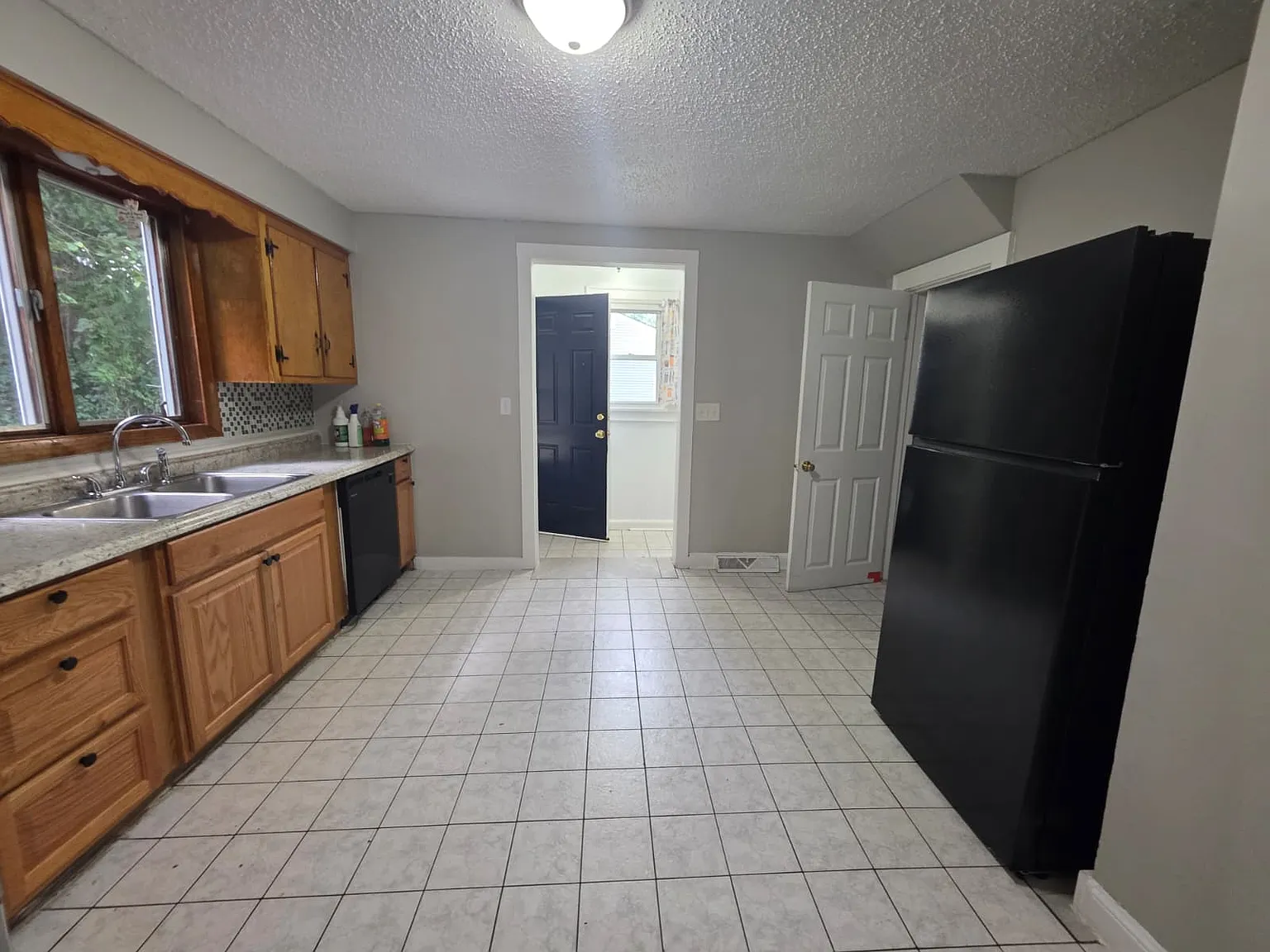 3 bed, $2,600 — Photo 3