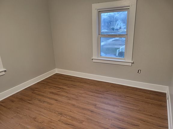 3rd image of 51 Bowling Ln