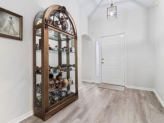 3rd image of 24148 Buckingham Way