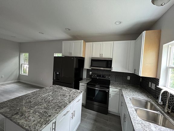 2nd image of 322 Vine St #101