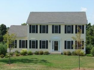 11 August Cir, Goffstown, NH 03045