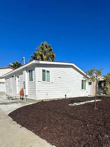 1132 Olive St Photo 1