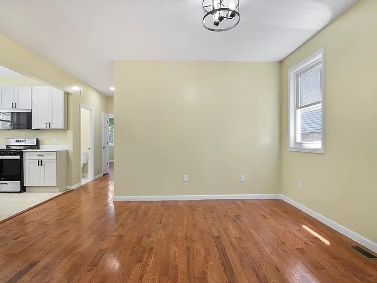 118 Lehigh Ave #1 — Photo 5