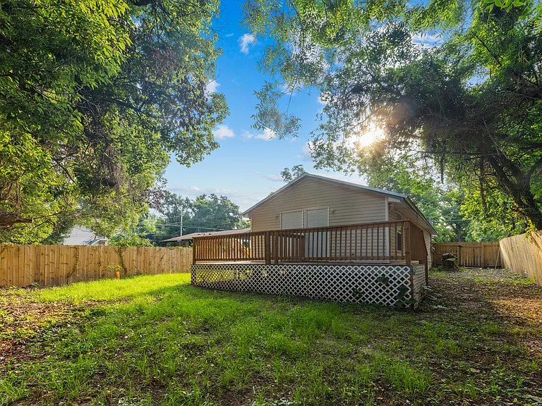 2318 Saxon St #A/B — Photo 42