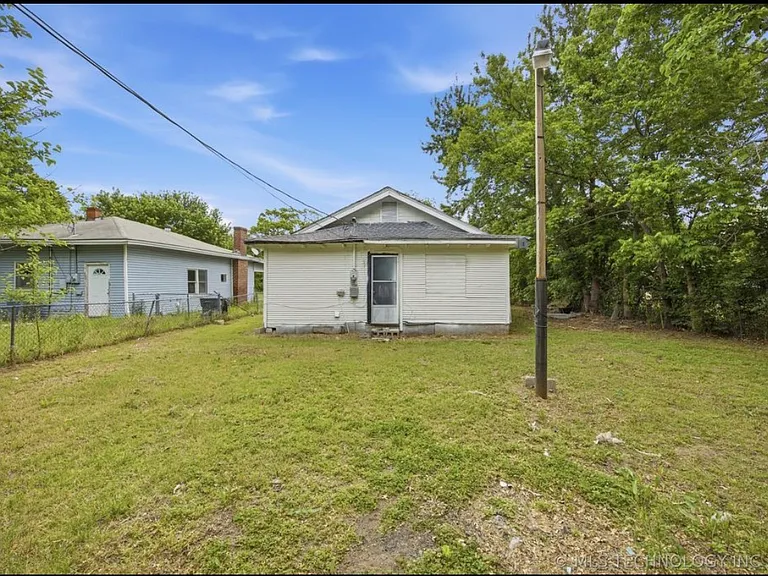 908 N Collins Ave — Photo 13