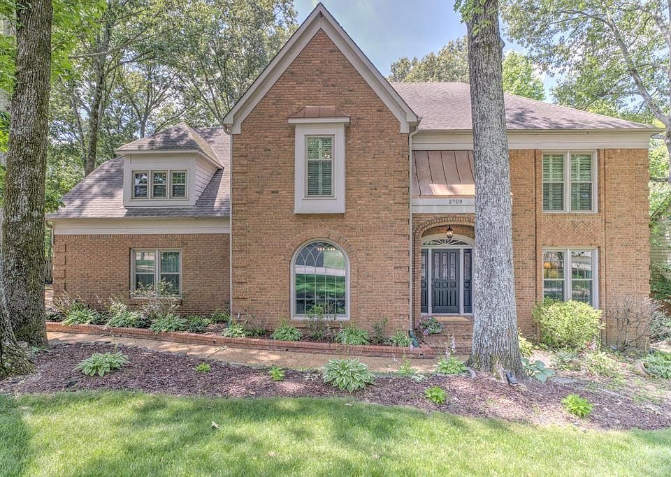 1st image of 2709 Oakleigh Ln