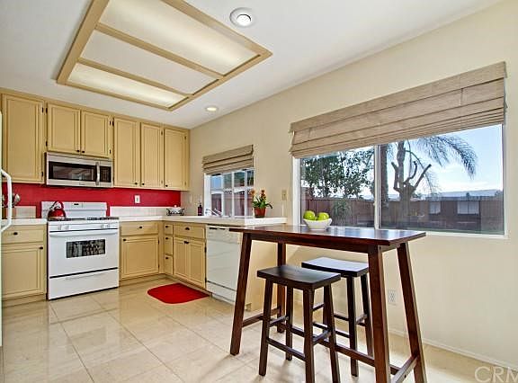 5th image of 24053 Verdun Ln