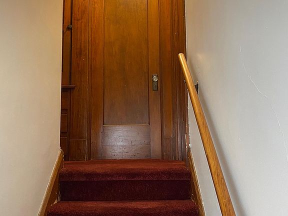 3rd image of 68 E Earle Ave