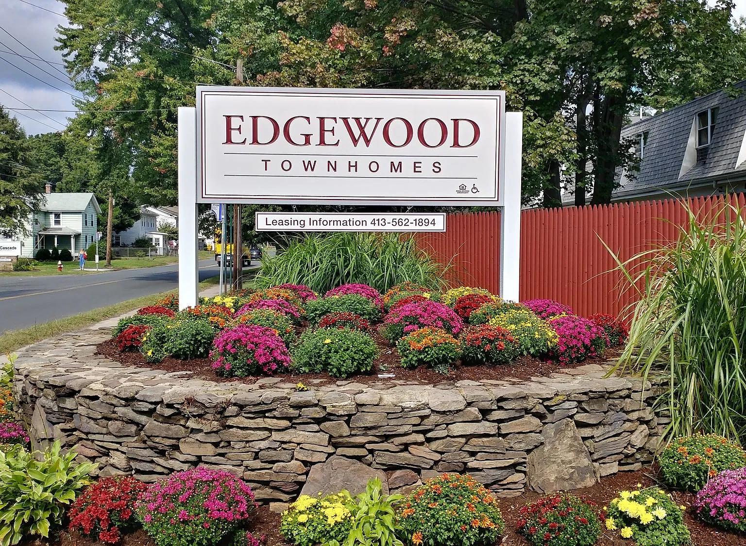 Edgewood Apartments — Photo 1